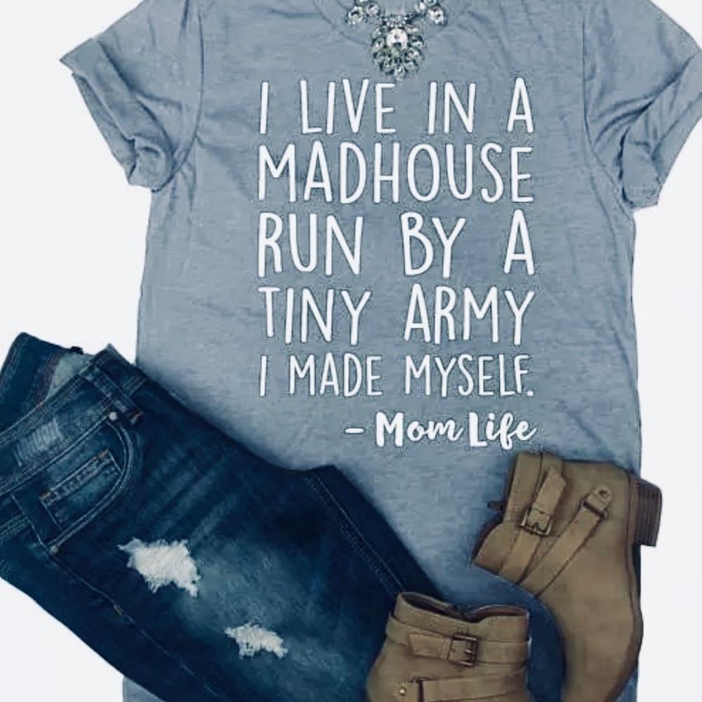 Mom t-shirt! 😍 - Picture 2 of 2
